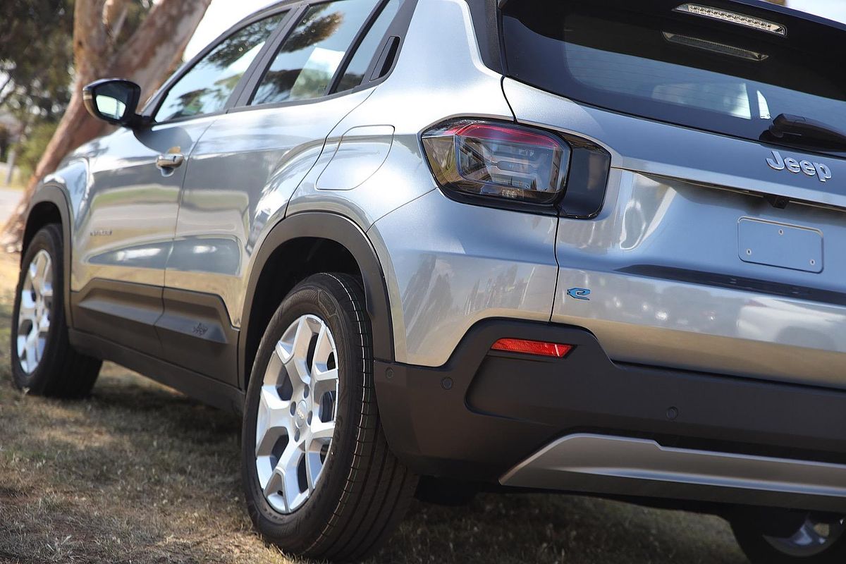 2024 Jeep Avenger Limited JJ