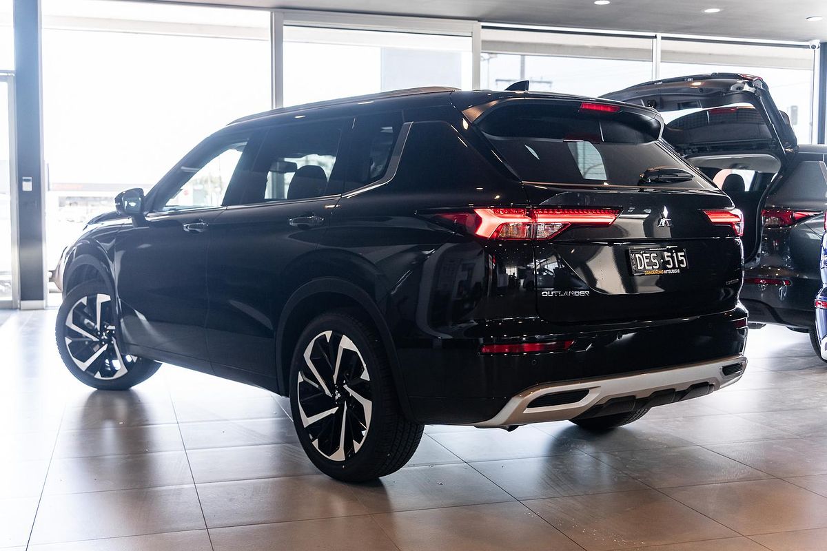 2024 Mitsubishi Outlander Exceed ZM