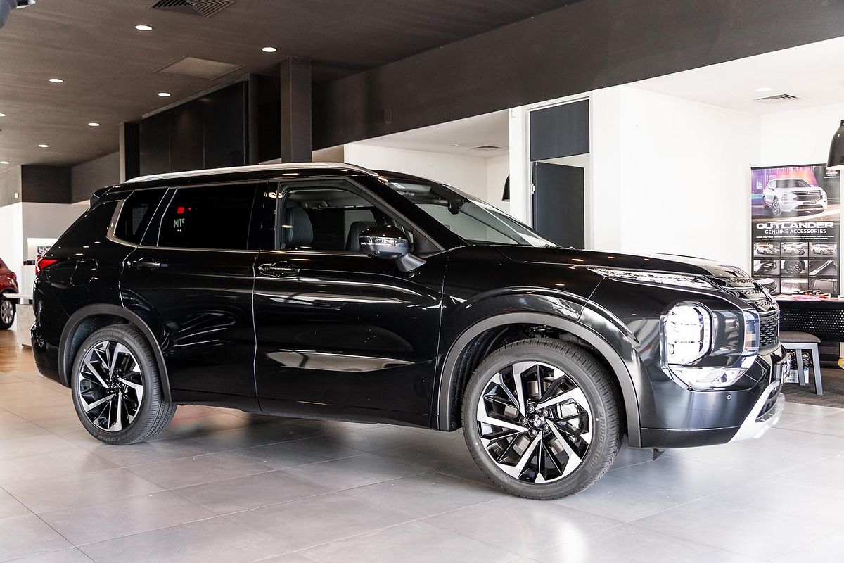 2024 Mitsubishi Outlander Exceed ZM