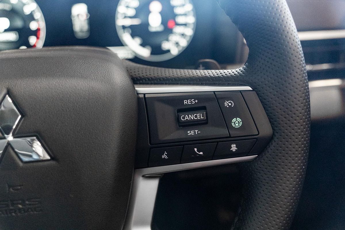 2024 Mitsubishi Outlander Exceed ZM