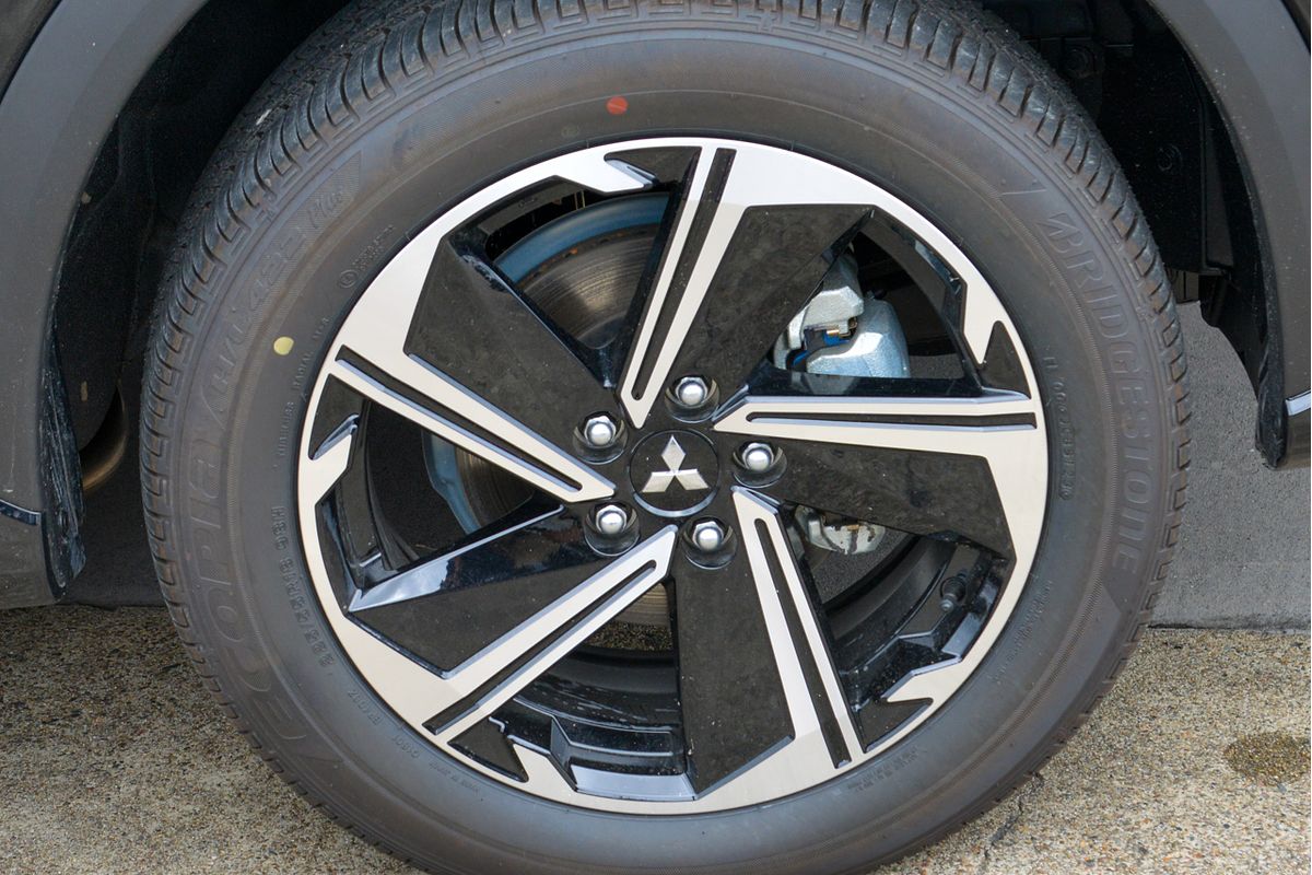 2024 Mitsubishi Eclipse Cross PHEV Exceed YB