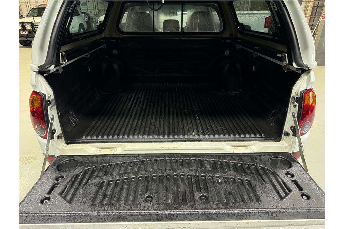 2014 Mitsubishi Triton GLX MN 4X4