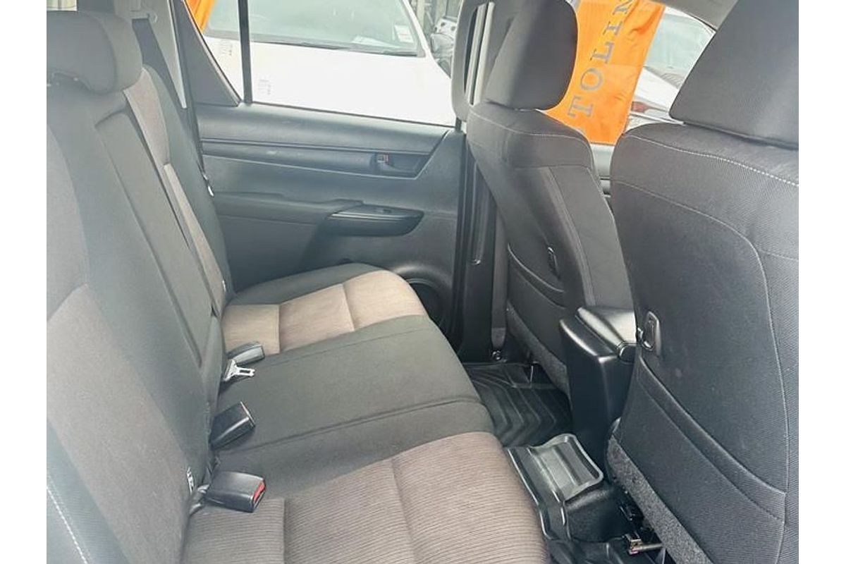 2018 Toyota Hilux SR TD DC 2.8D/4WD/6A 4X4