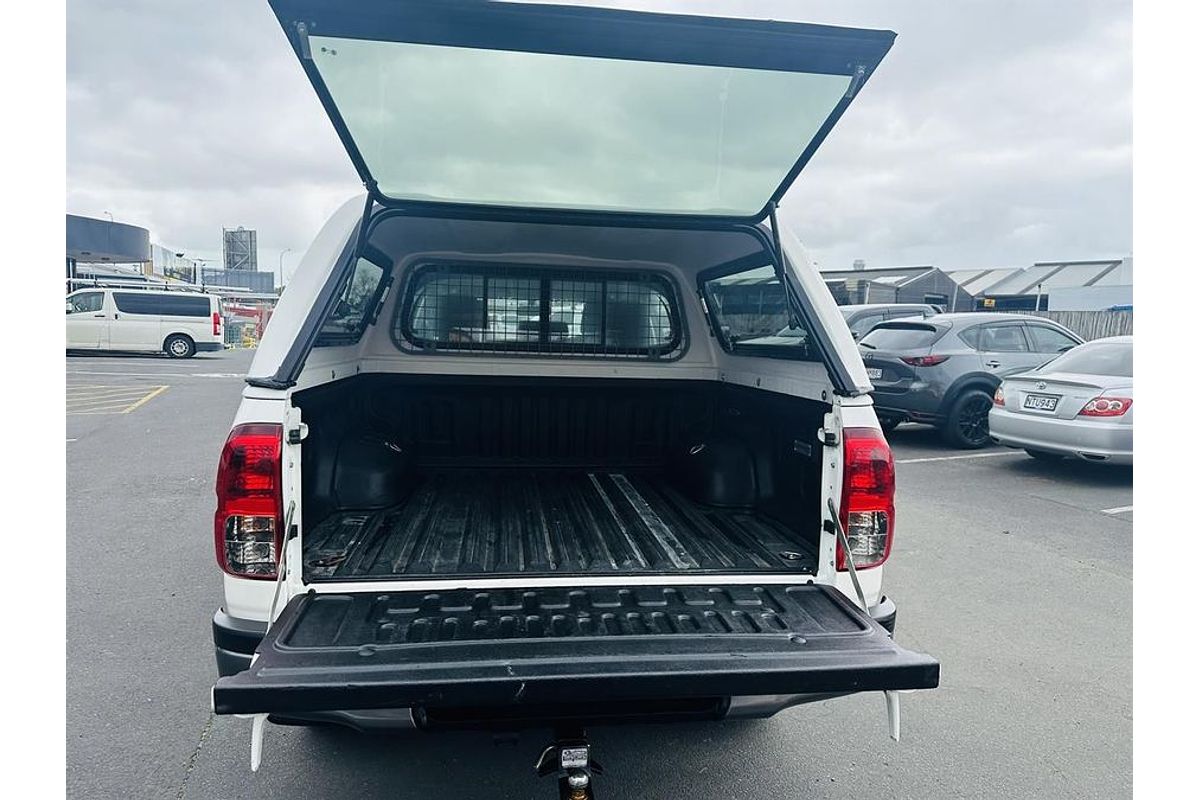 2018 Toyota Hilux SR TD DC 2.8D/4WD/6A 4X4