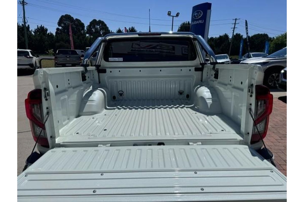 2024 Nissan Navara ST D23 4X4