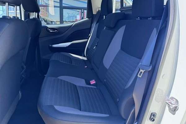 2024 Nissan Navara ST D23 4X4
