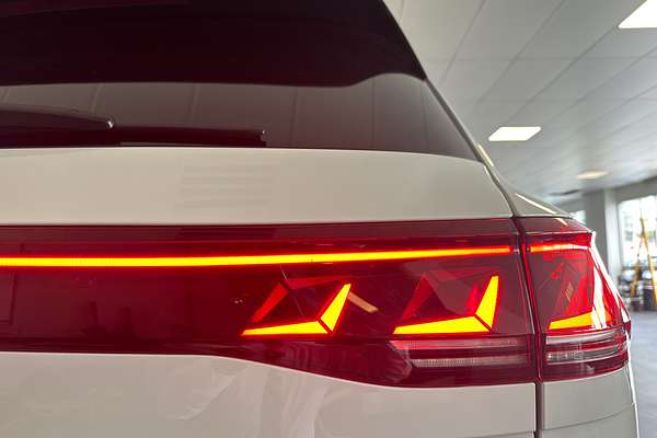 2024 Volkswagen Touareg R RC
