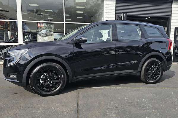 2024 Mahindra XUV700 AX7L Black Edition
