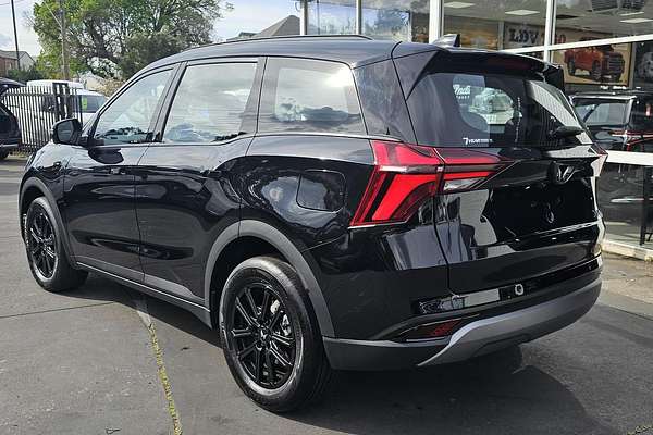 2024 Mahindra XUV700 AX7L Black Edition