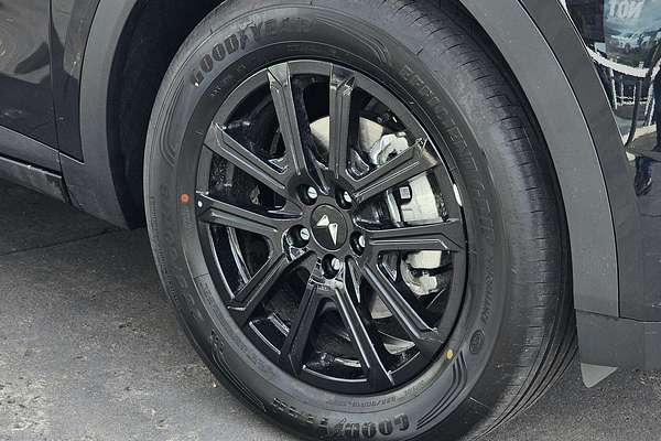 2024 Mahindra XUV700 AX7L Black Edition