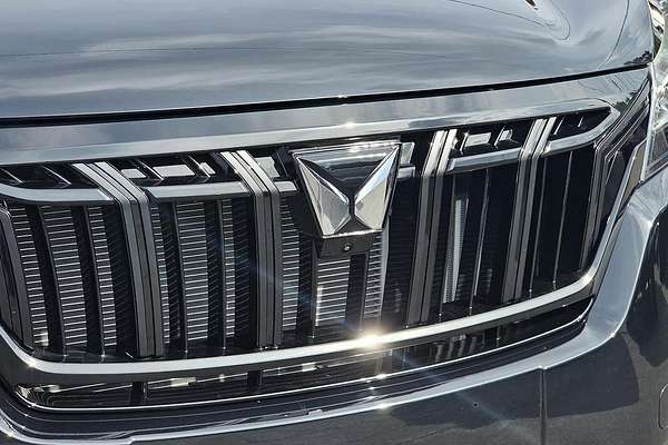 2024 Mahindra XUV700 AX7L Black Edition