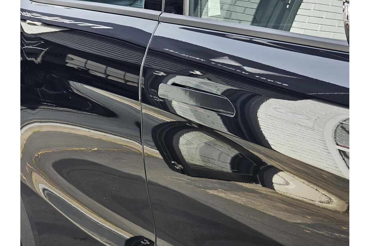 2024 Mahindra XUV700 AX7L Black Edition