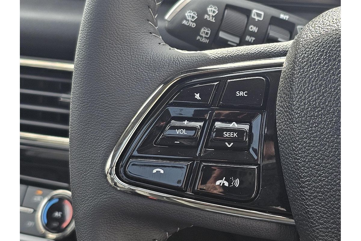 2024 Mahindra XUV700 AX7L Black Edition