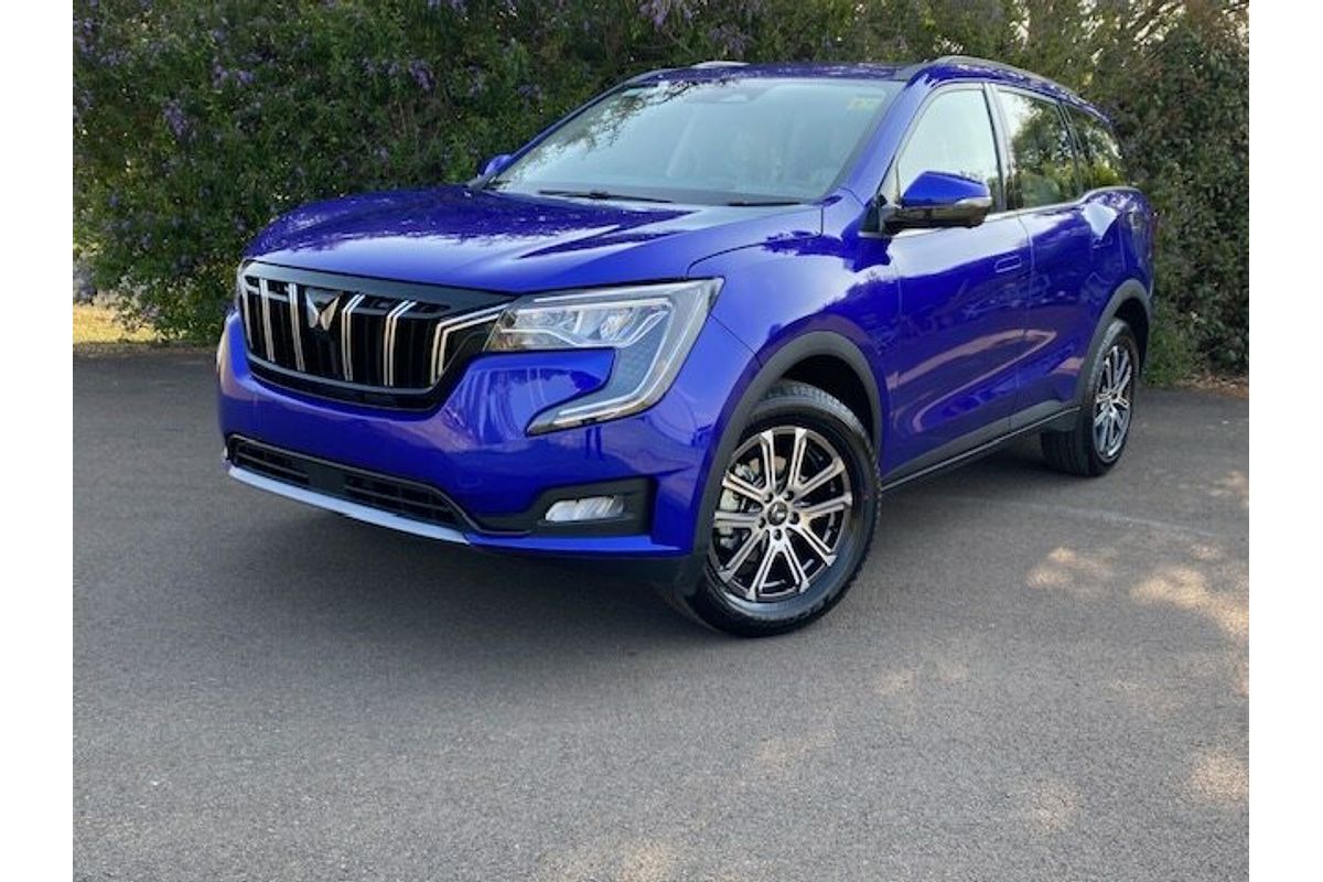 2024 Mahindra XUV700 AX7L