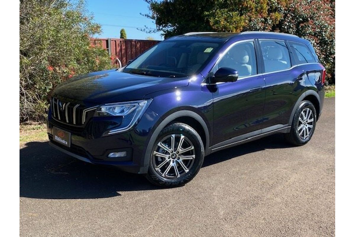 2024 Mahindra XUV700 AX7L
