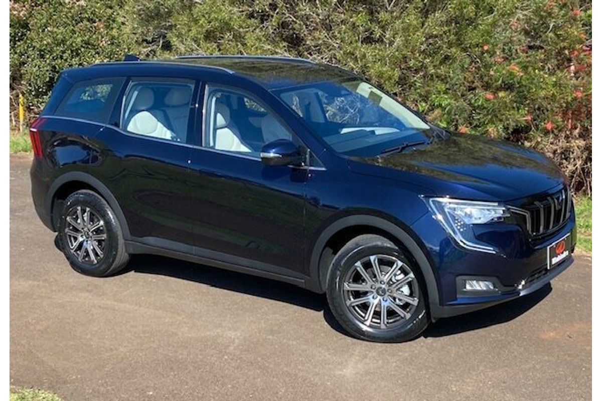 2024 Mahindra XUV700 AX7L