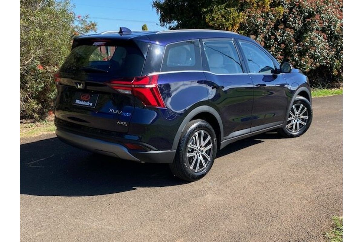 2024 Mahindra XUV700 AX7L