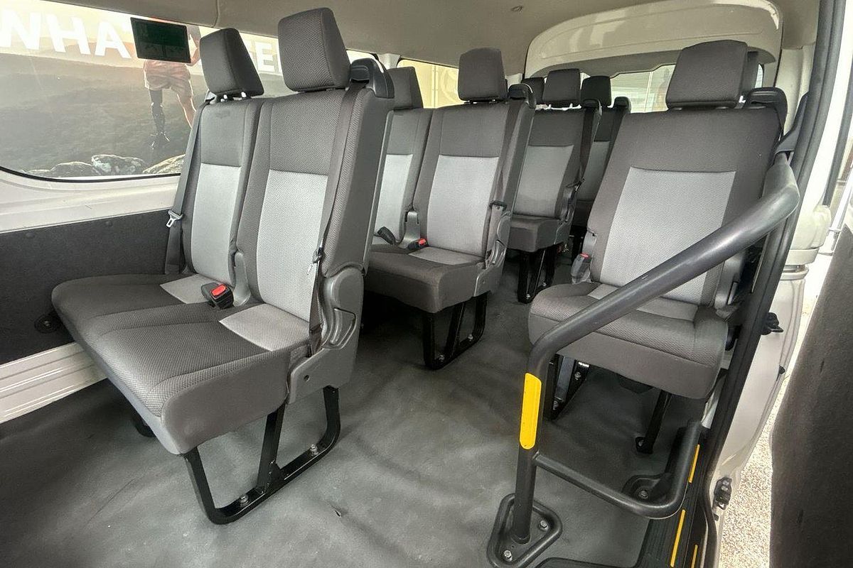 2019 Toyota Hiace Commuter GDH322R