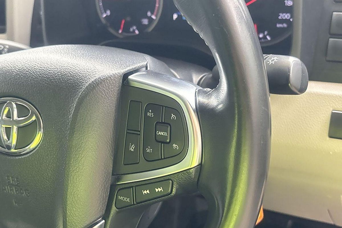 2019 Toyota Hiace Commuter GDH322R