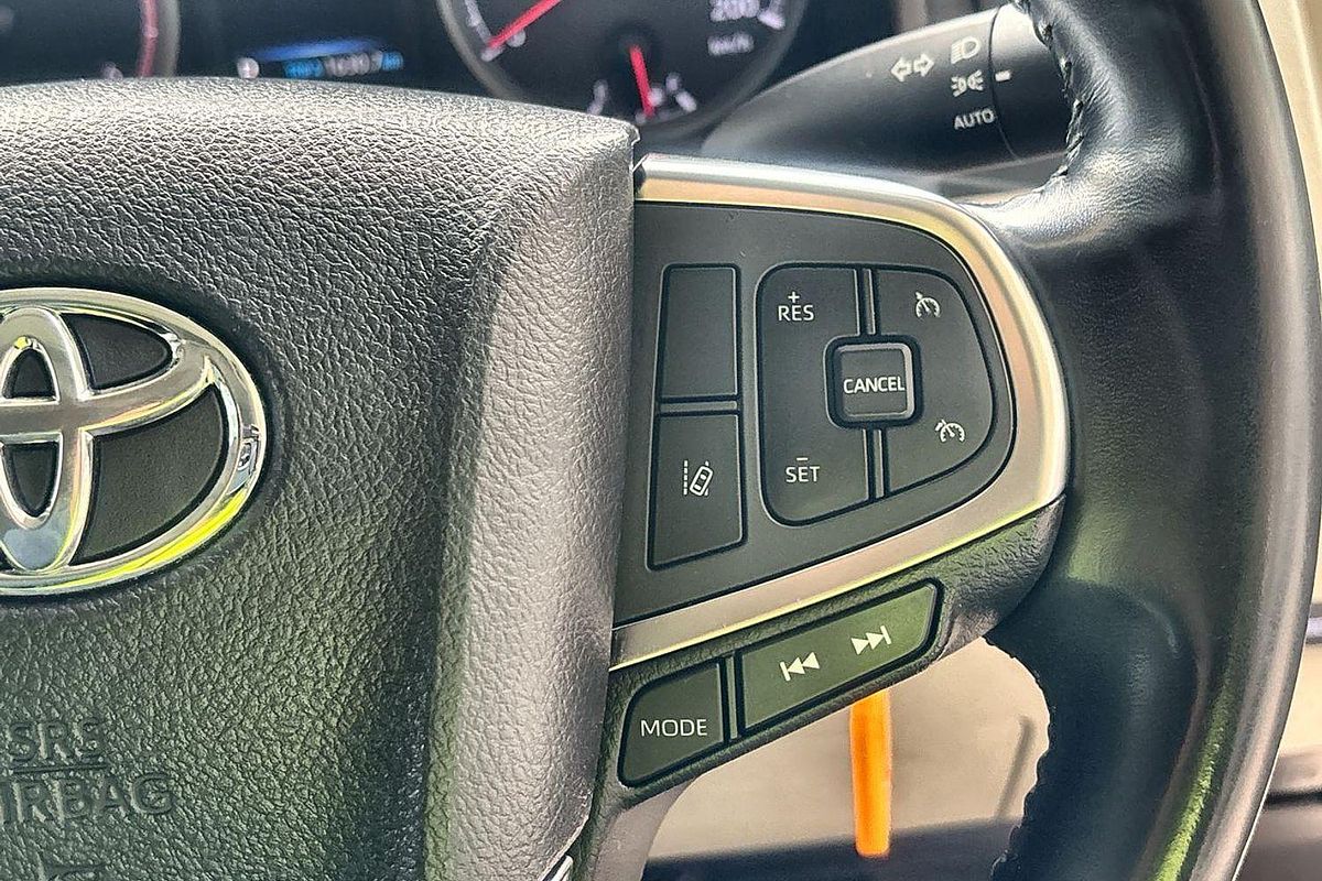 2019 Toyota Hiace Commuter GDH322R