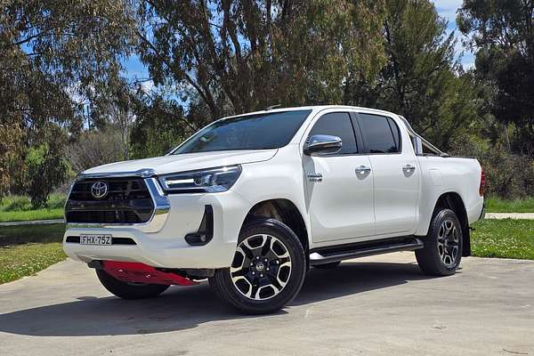 2020 Toyota HiLux SR5 (No Series)