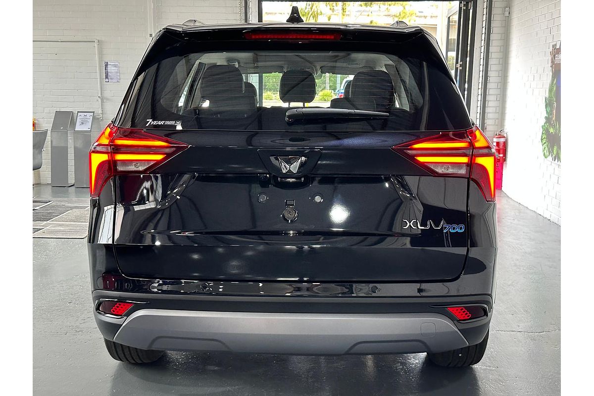 2024 Mahindra XUV700 AX7L Black Edition
