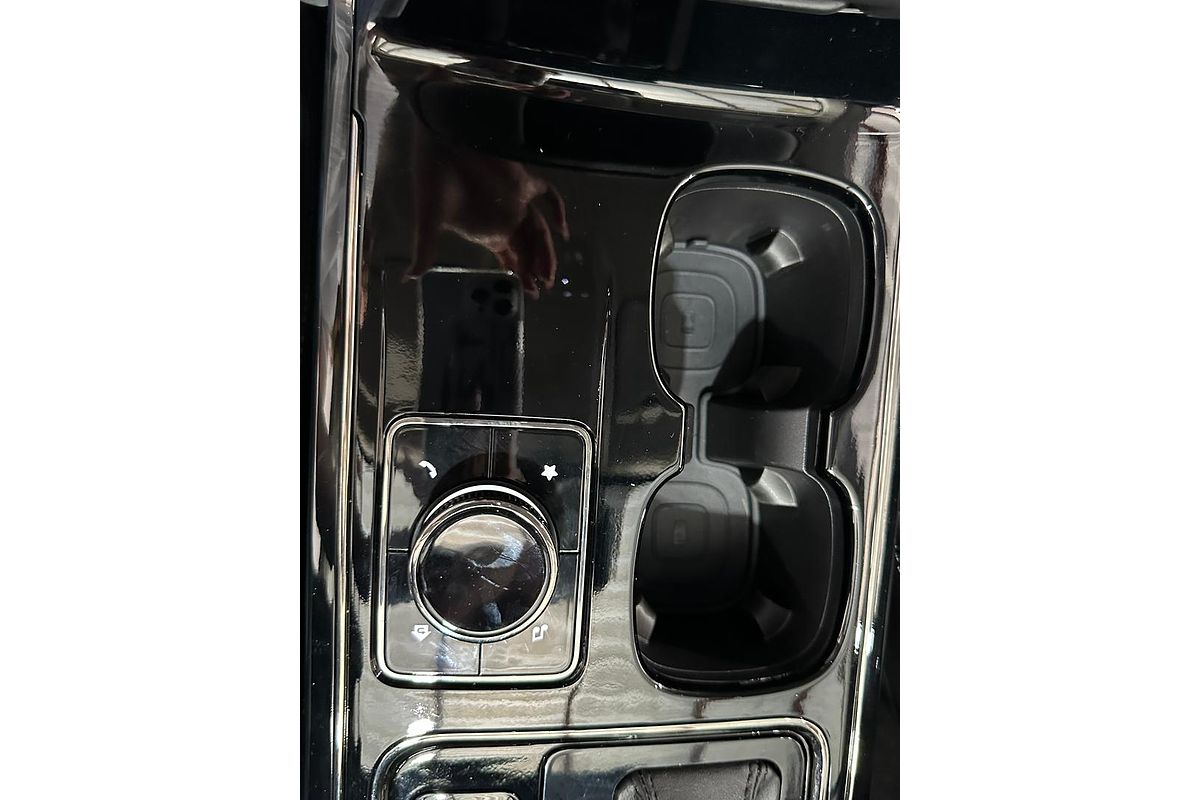 2024 Mahindra XUV700 AX7L Black Edition