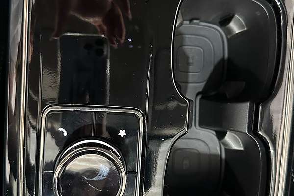 2024 Mahindra XUV700 AX7L Black Edition