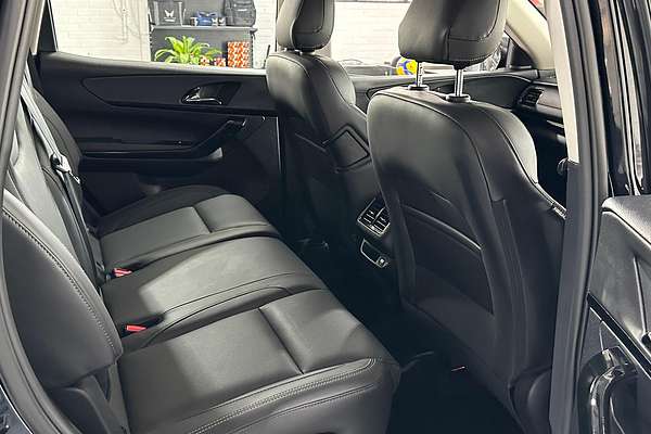 2024 Mahindra XUV700 AX7L Black Edition