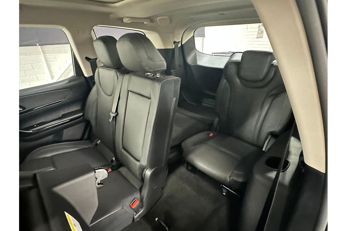 2024 Mahindra XUV700 AX7L Black Edition