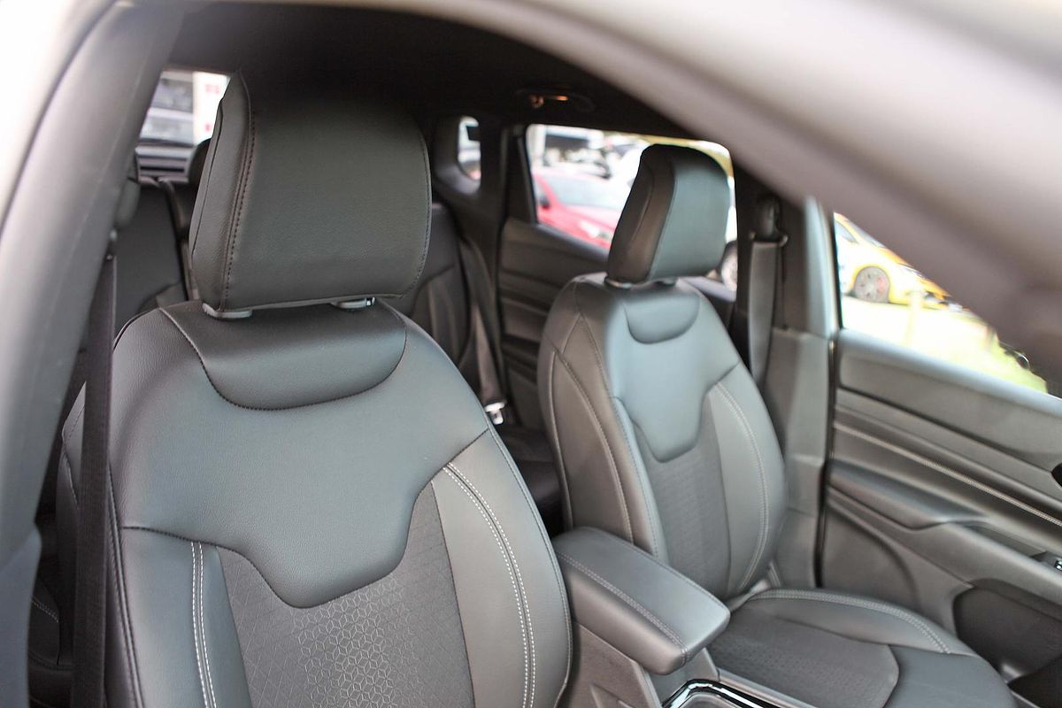 2023 Jeep Compass Night Eagle M6