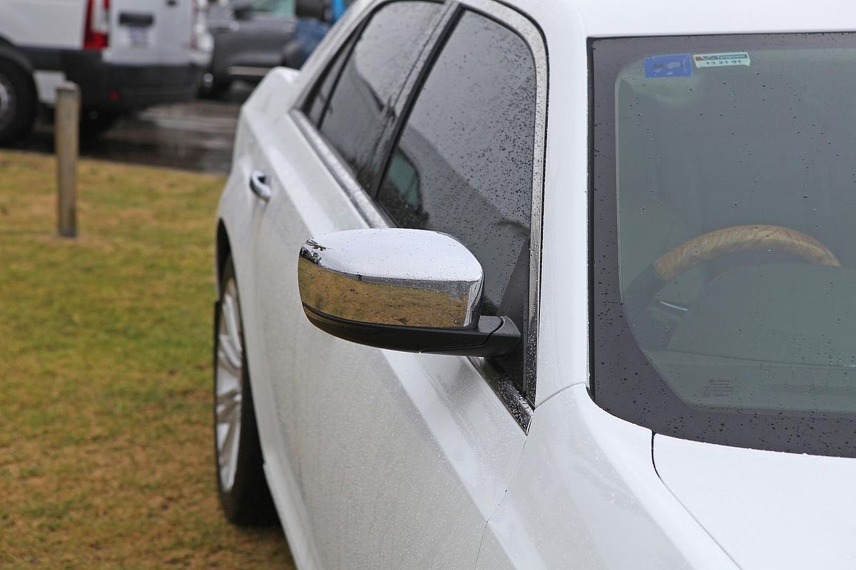 2013 Chrysler 300 Limited LX
