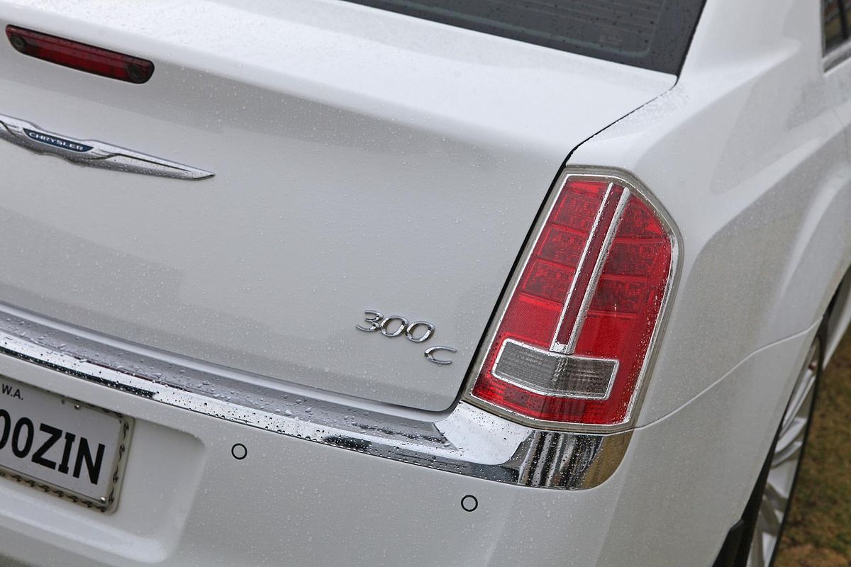 2013 Chrysler 300 Limited LX
