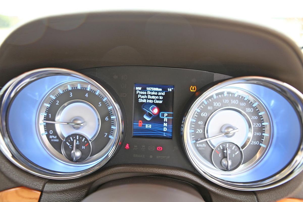 2013 Chrysler 300 Limited LX