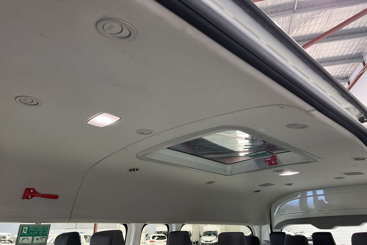 2019 Toyota Hiace Commuter GDH322R