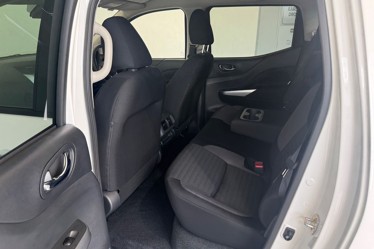 2024 Nissan Navara Black Edition D23 4X4