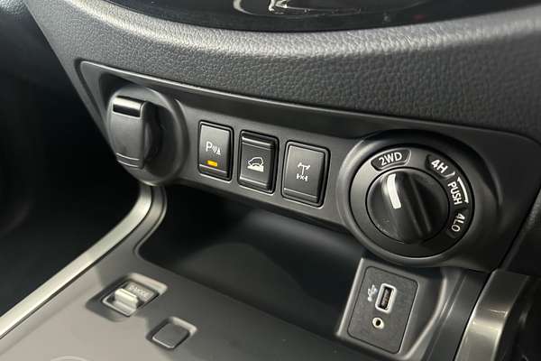 2024 Nissan Navara Black Edition D23 4X4