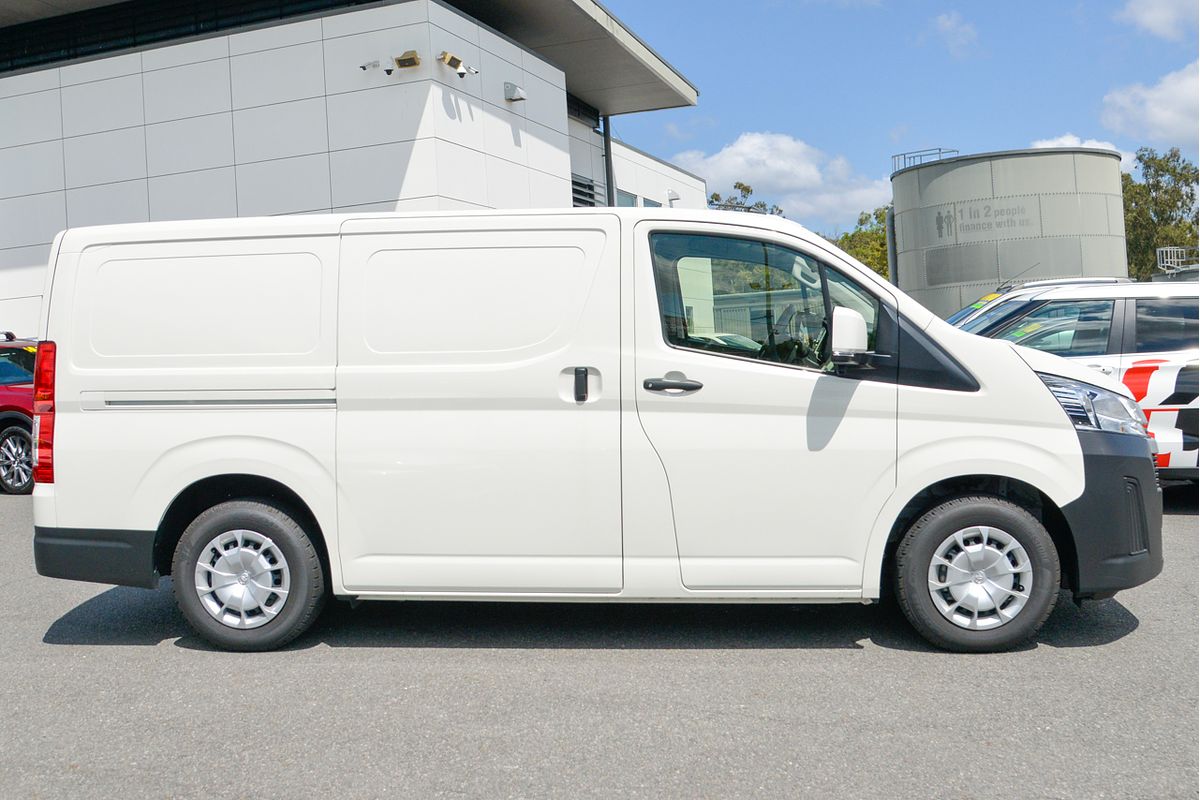 2023 Toyota Hiace GDH300R