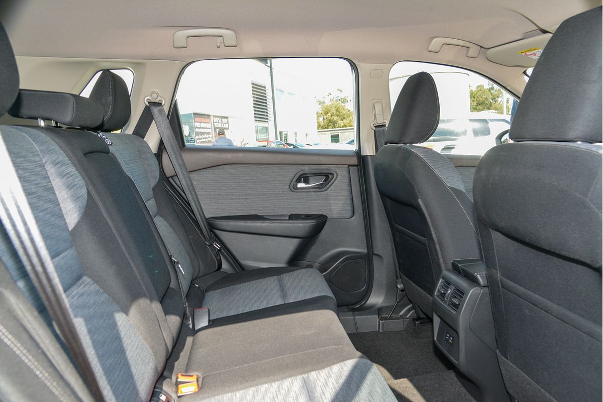 2023 Nissan X-TRAIL ST T33