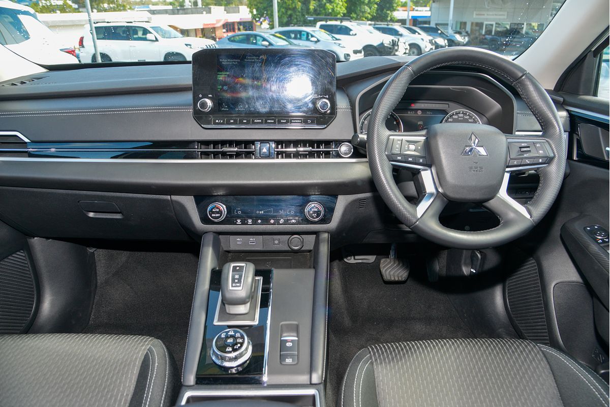 2021 Mitsubishi Outlander LS ZM