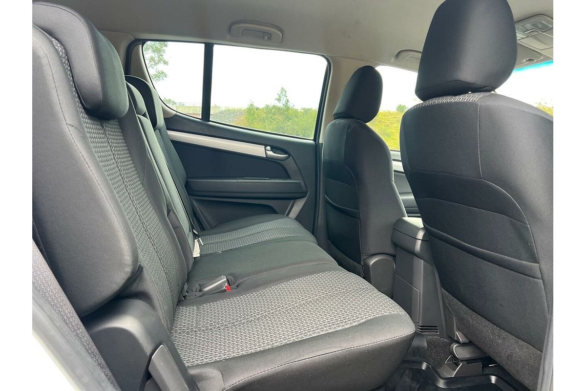 2016 Isuzu MU-X LS-M
