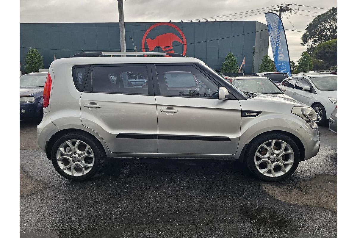 2012 Kia Soul + AM