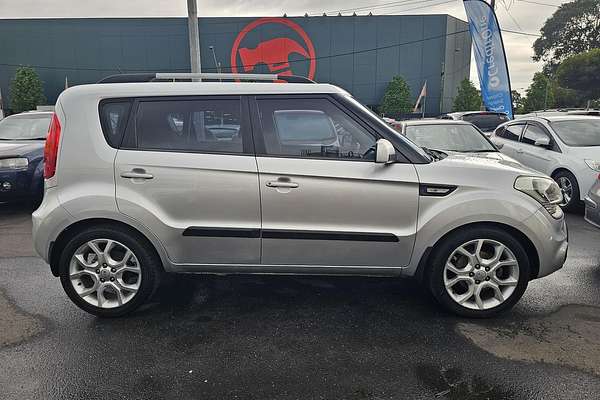 2012 Kia Soul + AM