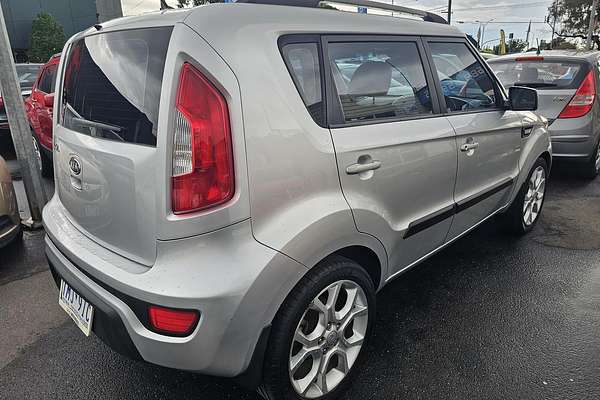 2012 Kia Soul + AM