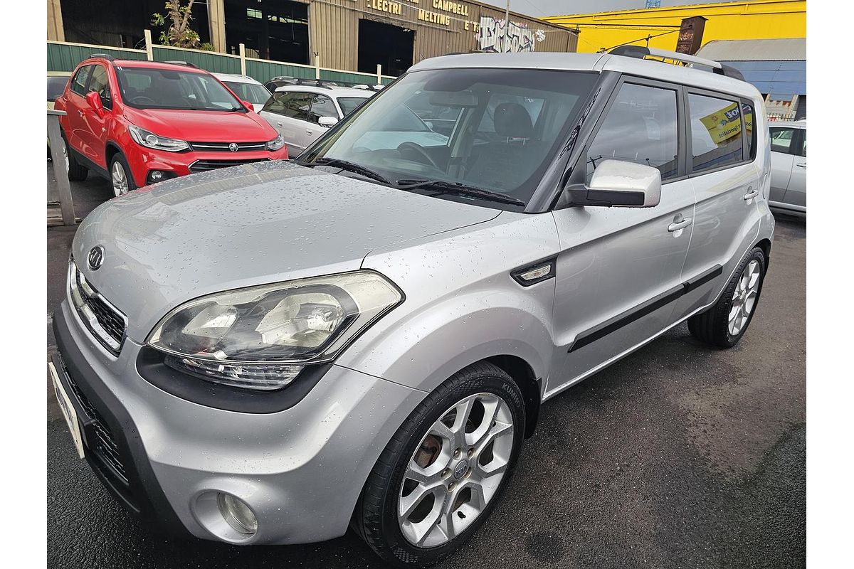 2012 Kia Soul + AM