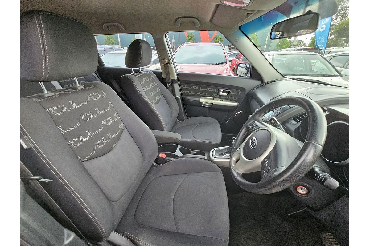 2012 Kia Soul + AM
