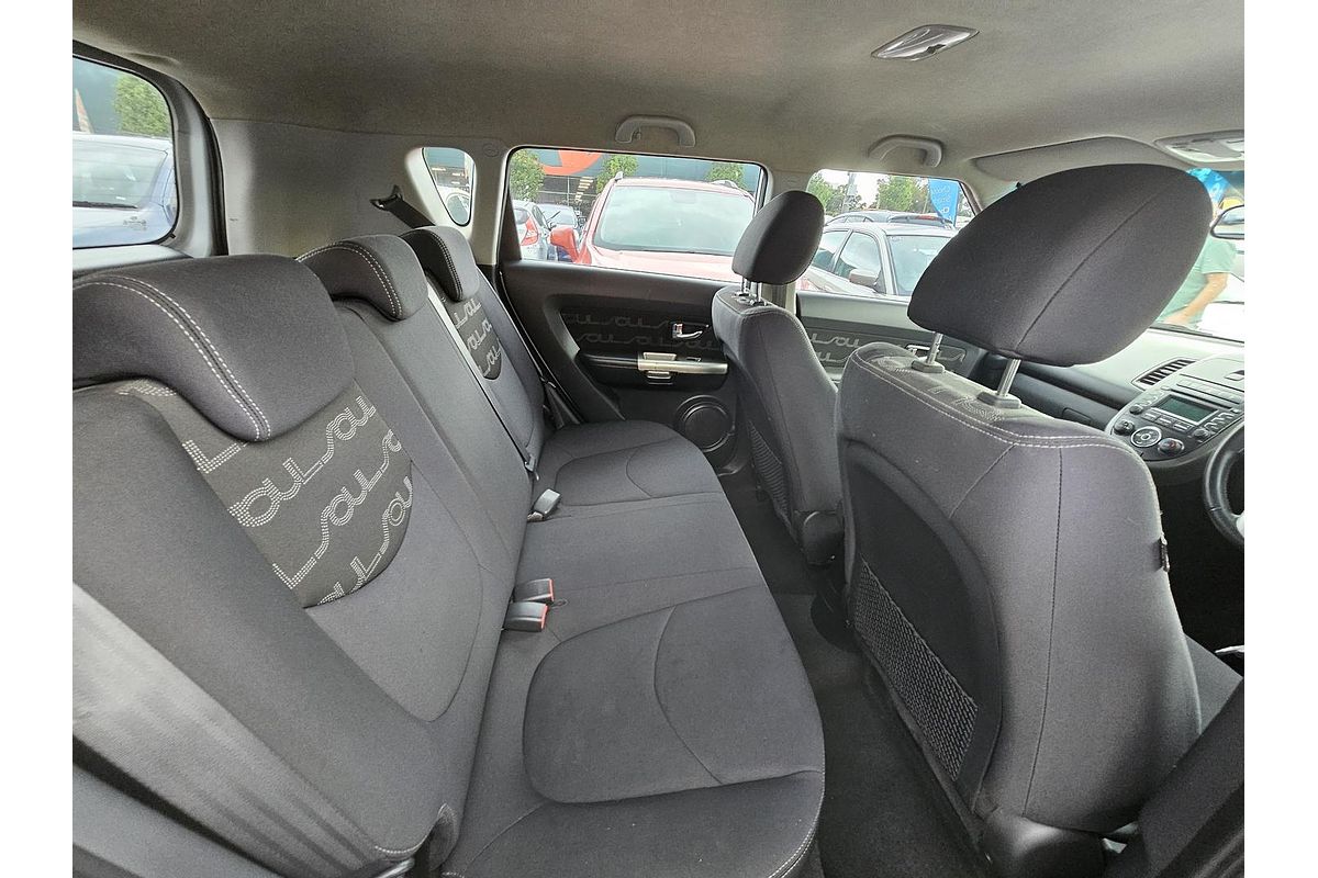 2012 Kia Soul + AM