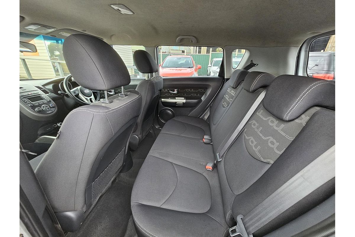 2012 Kia Soul + AM