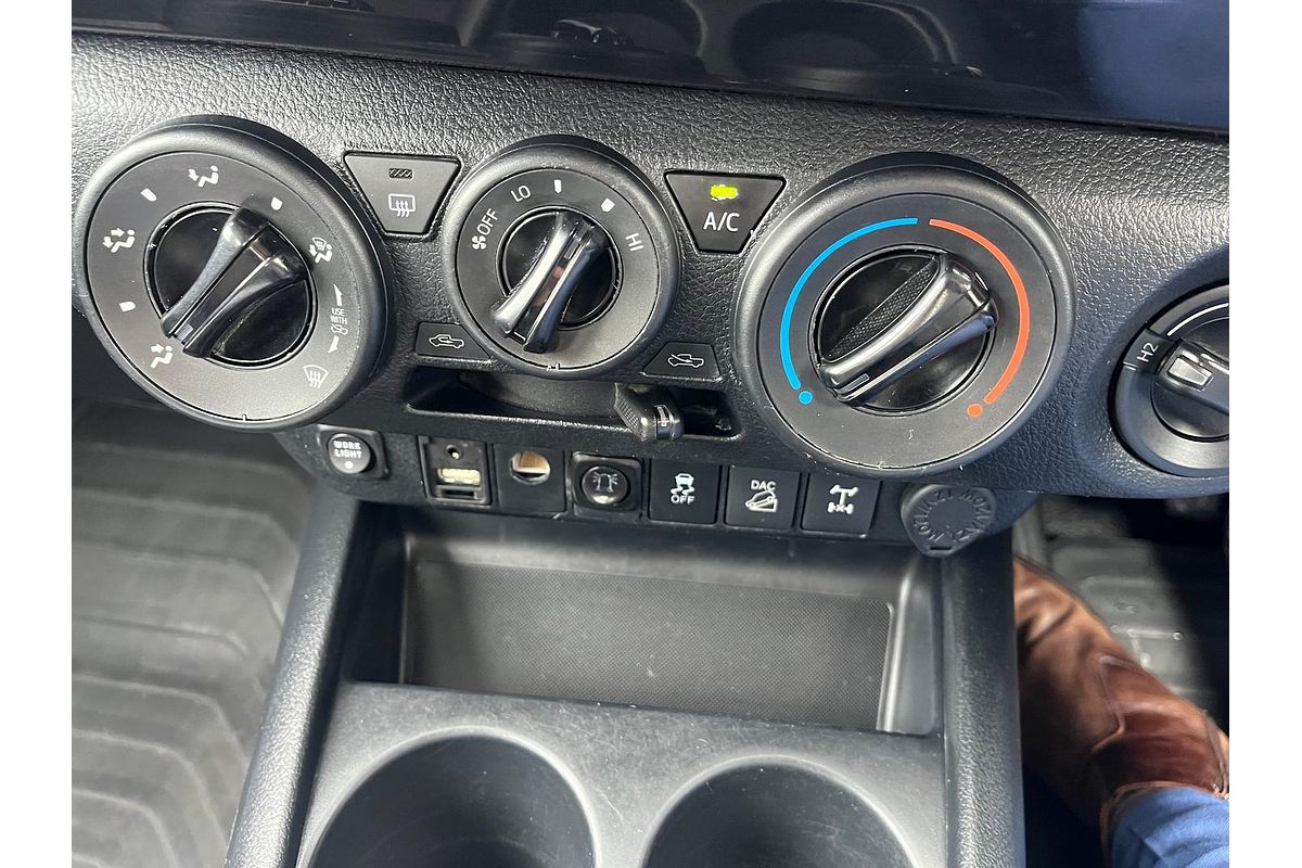 2017 Toyota Hilux SR GUN126R 4X4