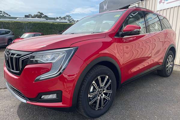 2023 Mahindra XUV700 AX7